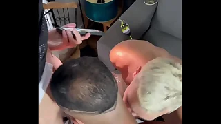 Maloka safado dotado botou dois viados para mamar